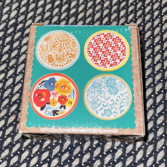 The Pioneer Woman Flea Market Coaster set - Picture 9 of 10